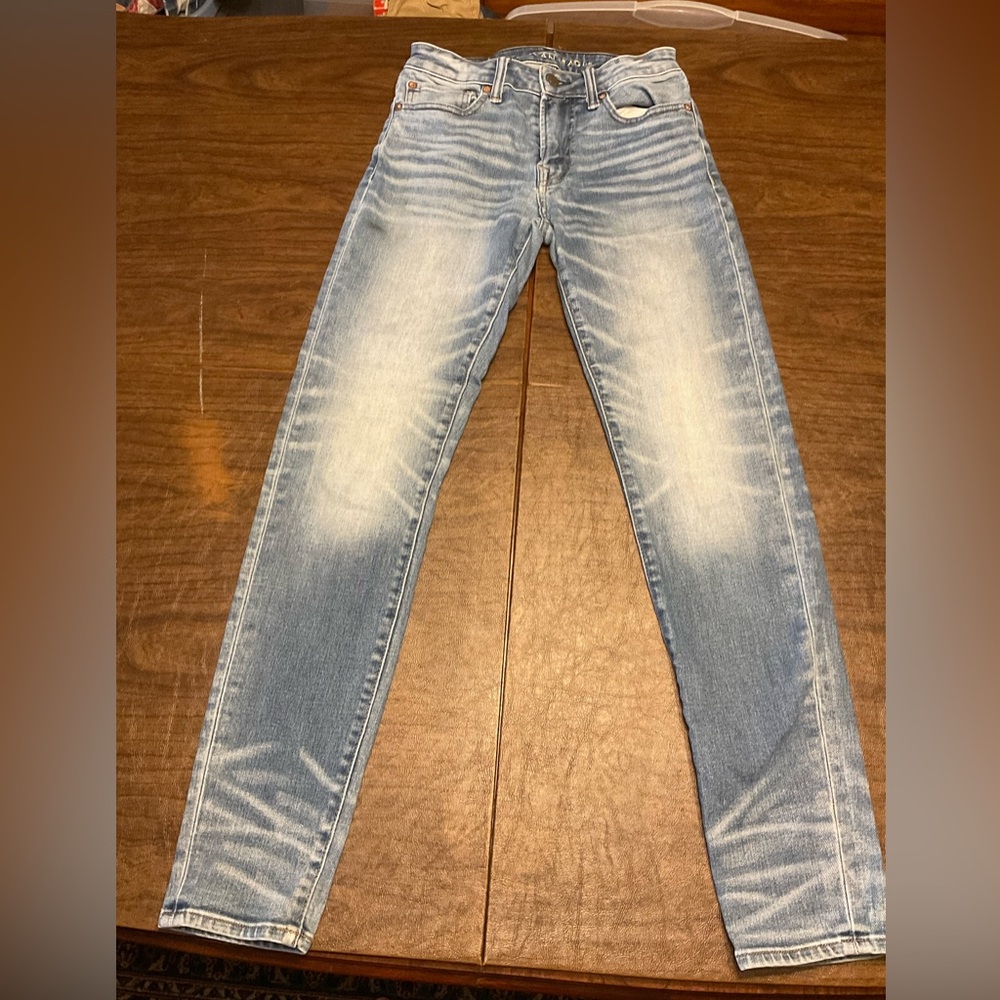 American Eagle 28 x 32 Light Blue Denim Jeans athletic skinny Airflex+ AEO EUC